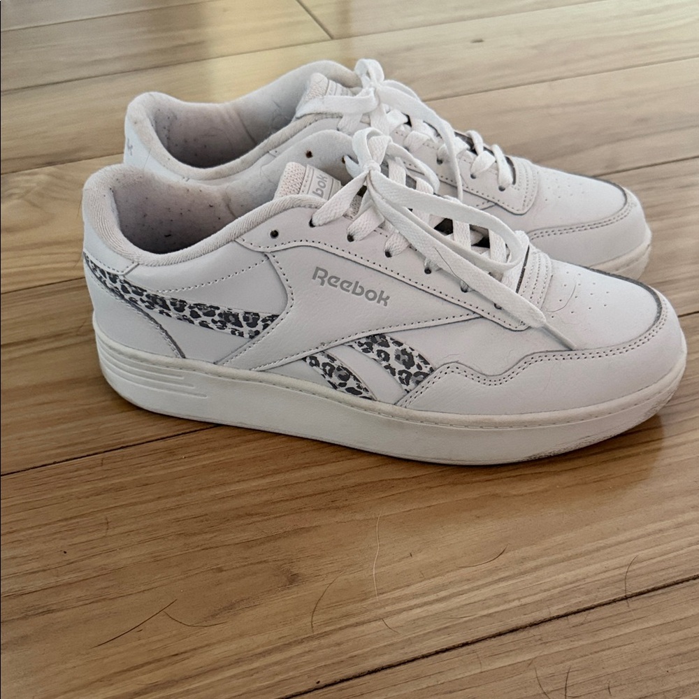 Women’s Reebok sneakers